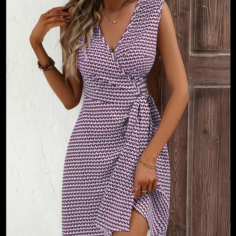 🌿 Patterned Wrap Dress